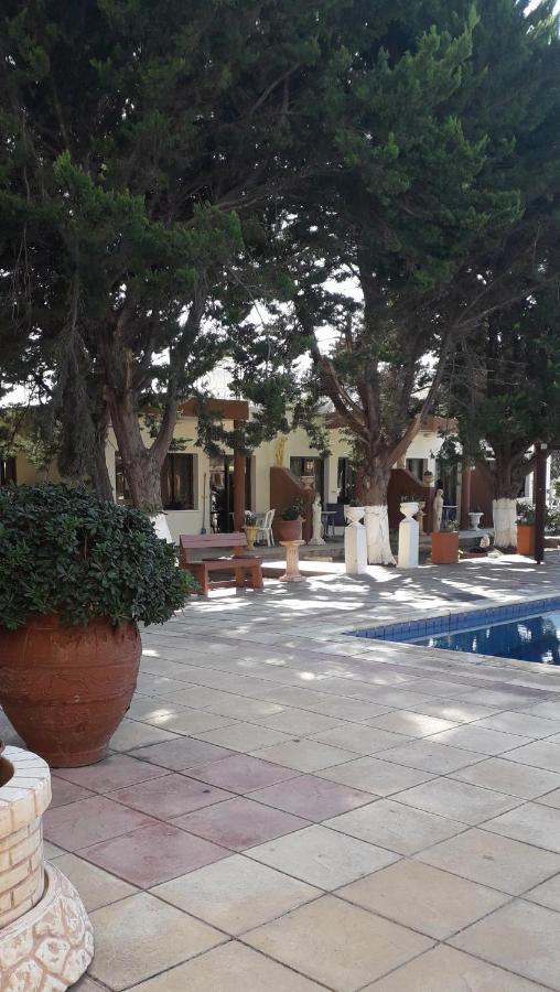 Natasha'S Apartments Paphos Exterior photo