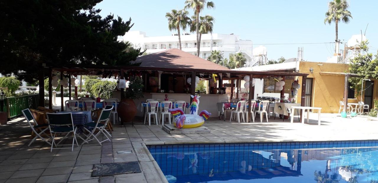 Natasha'S Apartments Paphos Exterior photo